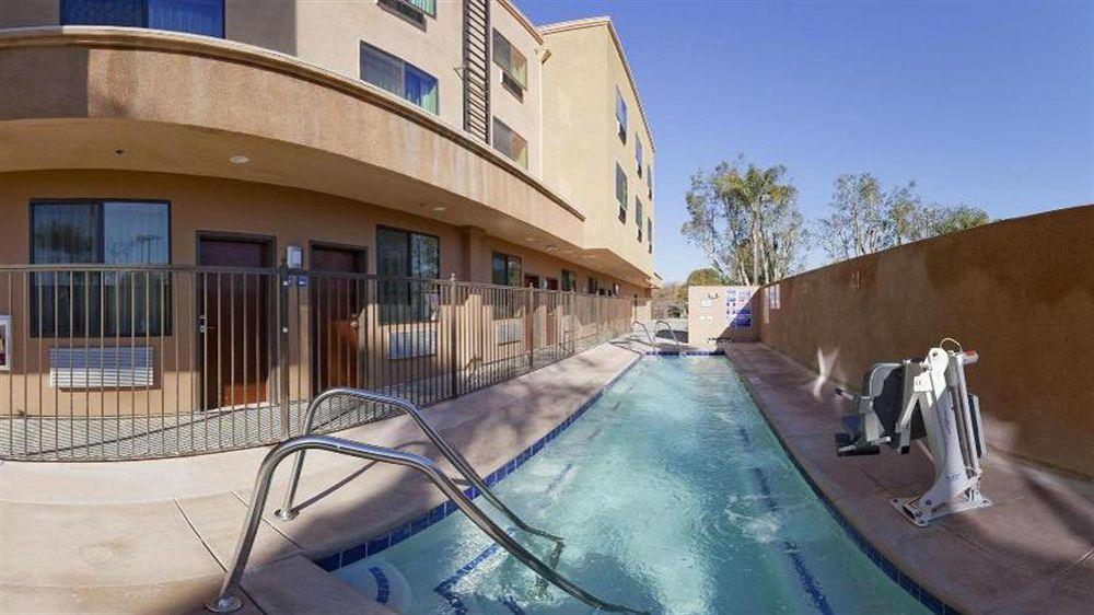 Courtyard By Marriott Los Angeles Woodland Hills Exterior foto