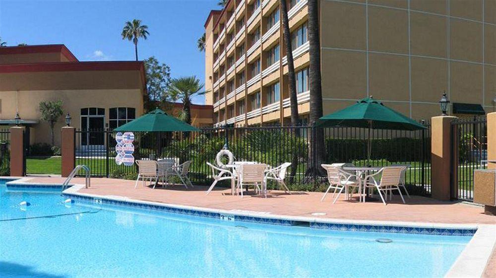 Courtyard By Marriott Los Angeles Woodland Hills Exterior foto