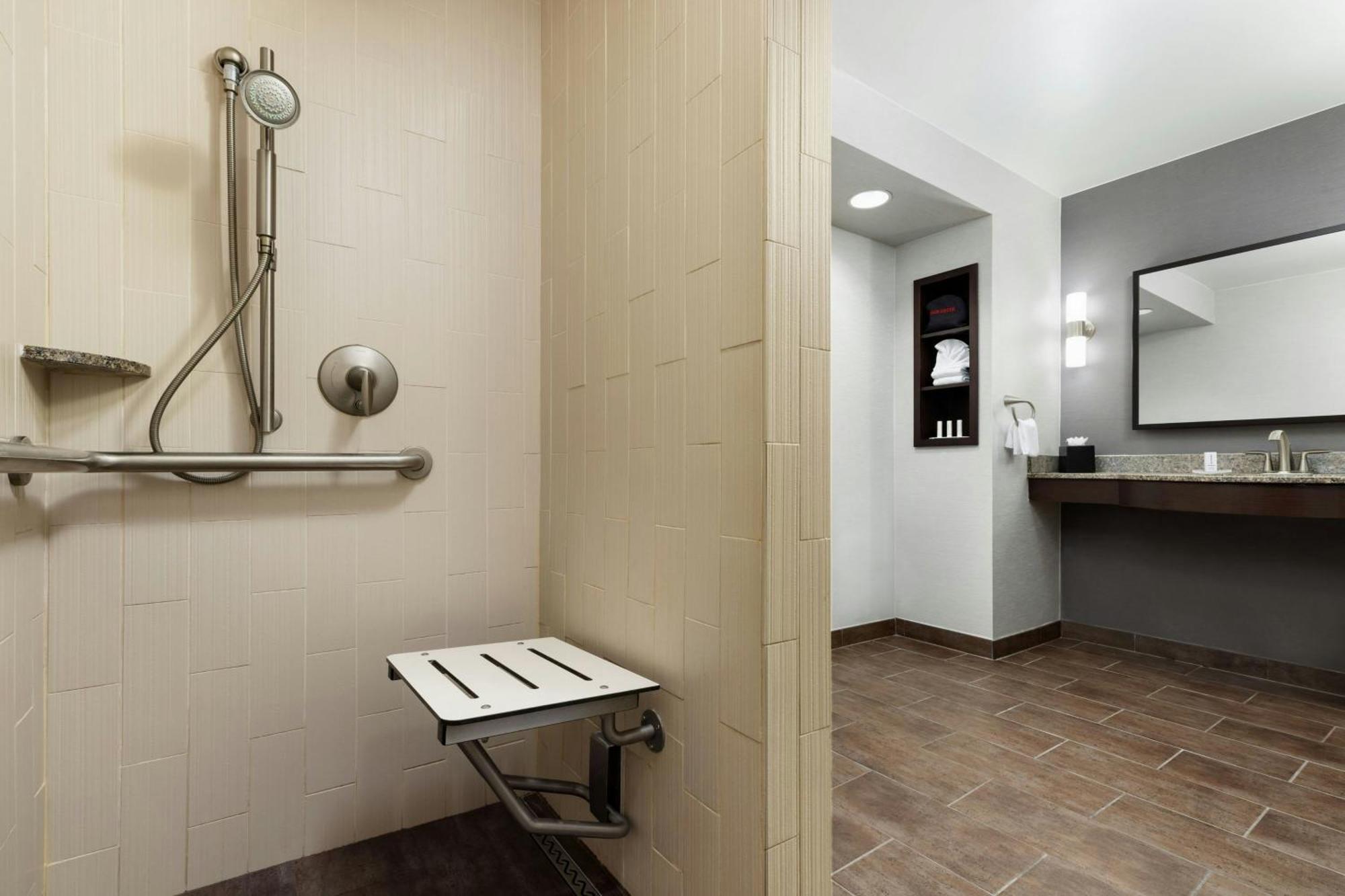 Courtyard By Marriott Los Angeles Woodland Hills Exterior foto